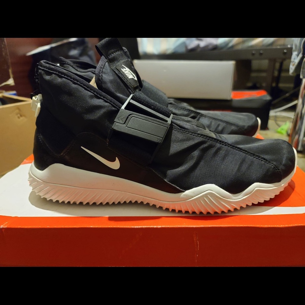 MEN SIZE 11 Nike komyuter